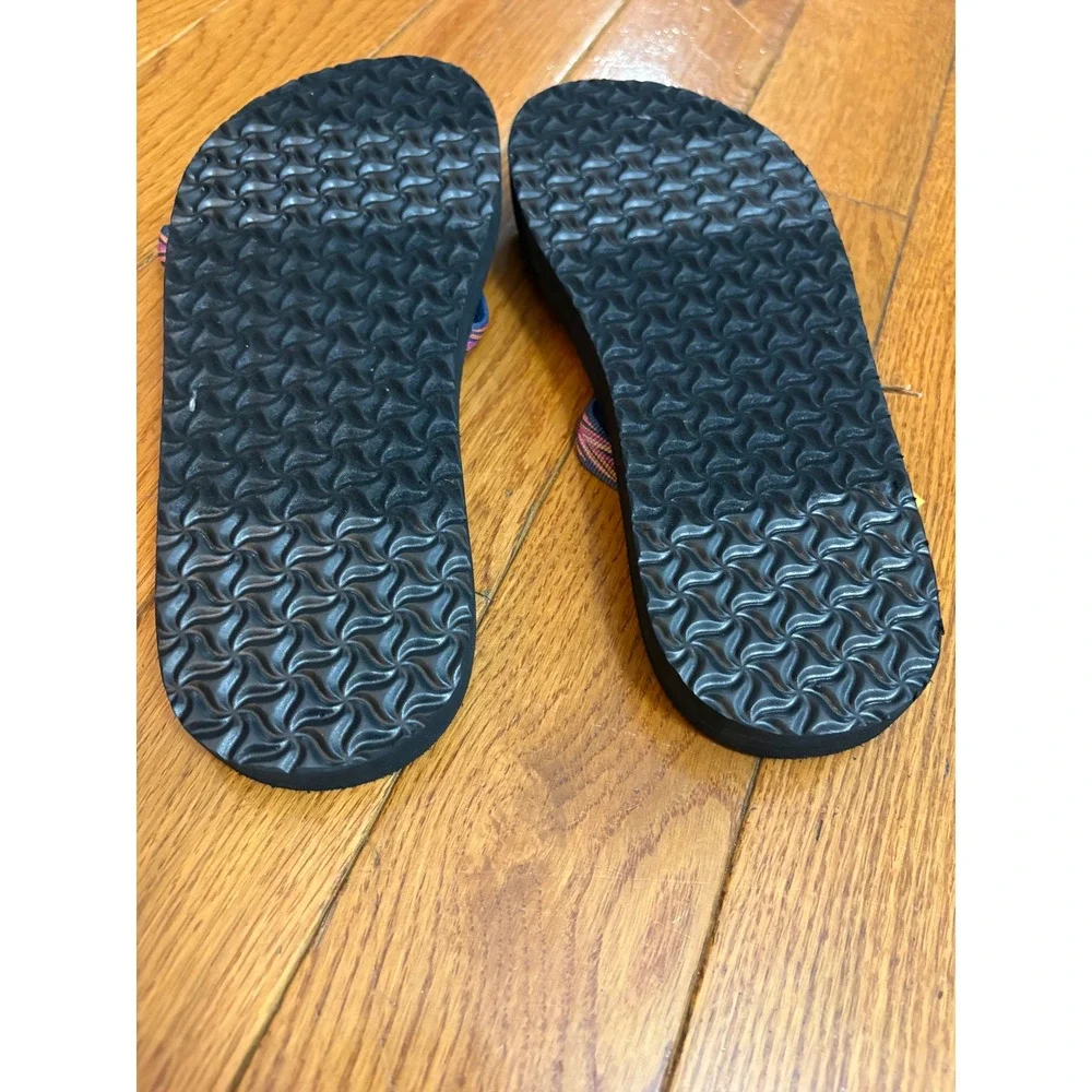 Teva girls size
